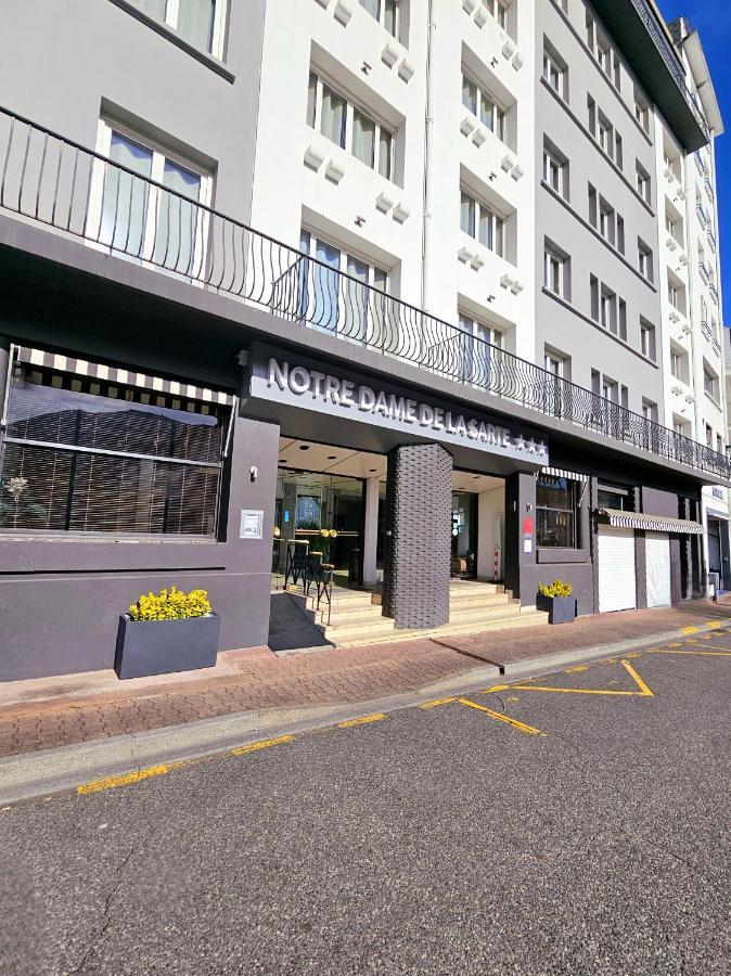 Hotel Adonis - Notre Dame De La Sarte