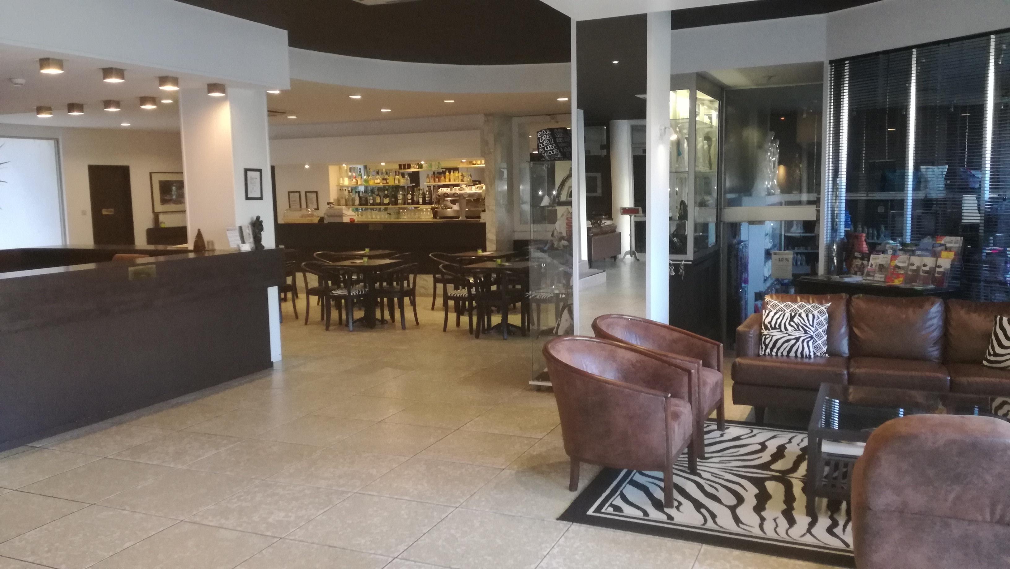 Adonis - Notre Dame De La Sarte Hotel