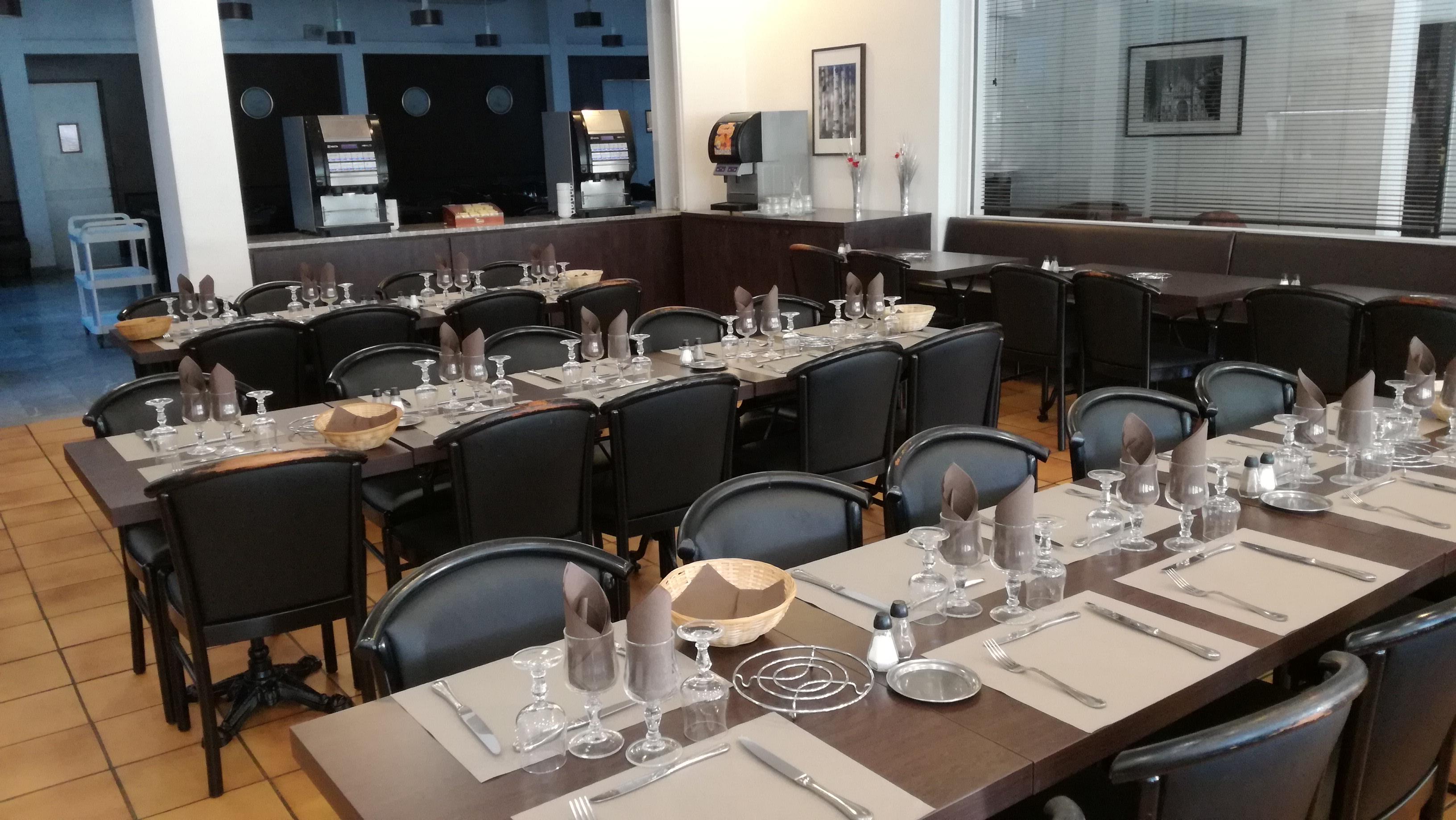 Hotel Adonis - Notre Dame De La Sarte 3*