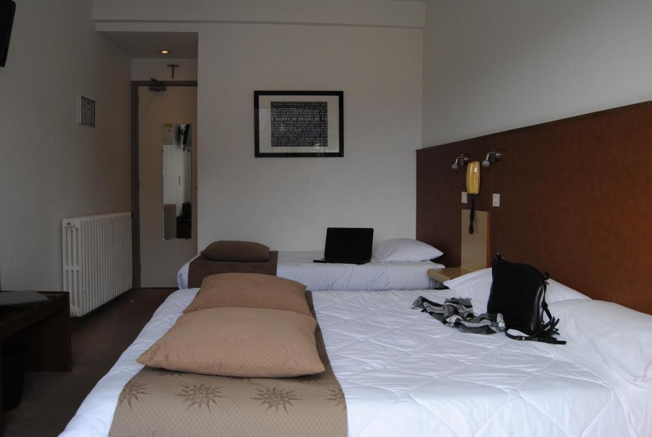 Hotel Adonis - Notre Dame De La Sarte 3*